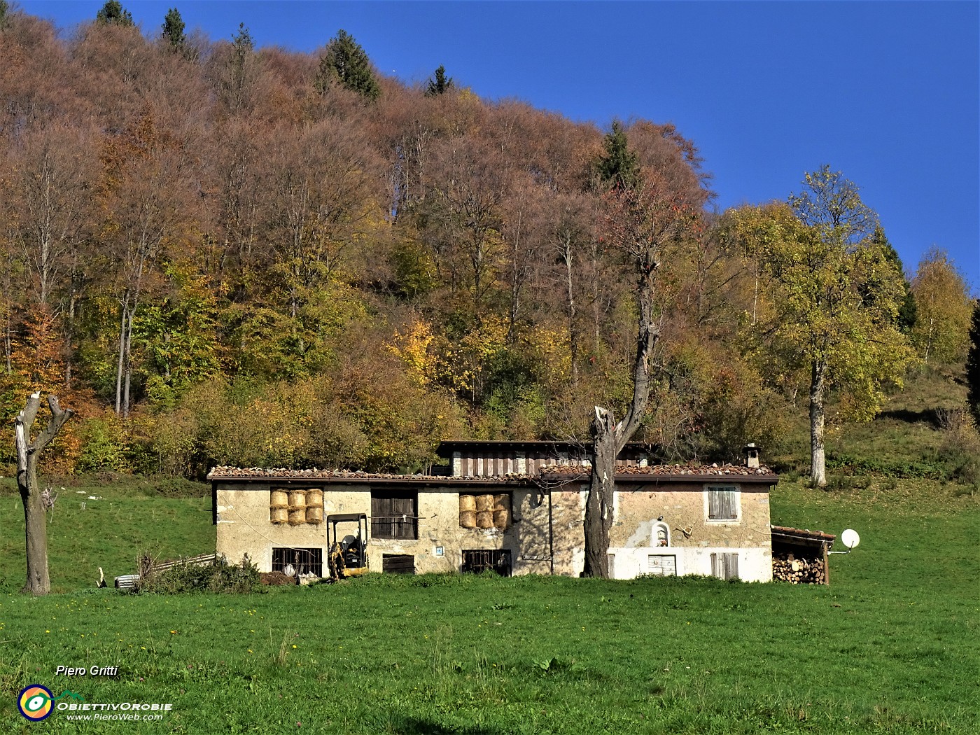 19 Cascina tra prati e boschi.JPG